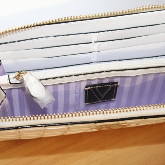 Victoria's Secret Wallet - Picture 3 of 6